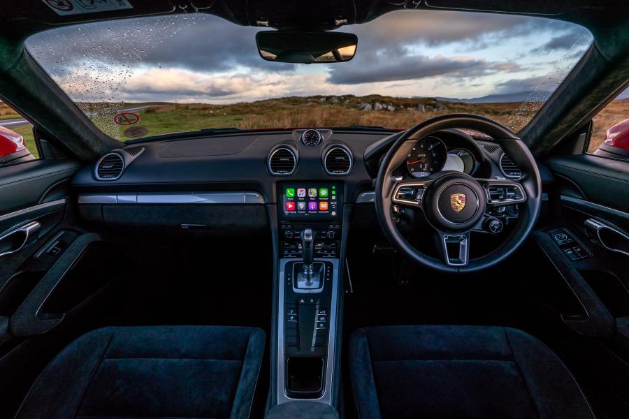 Торпедо Porsche 718 Cayman GTS (982C) 2018 года  (UK) (фото 16 из 17)